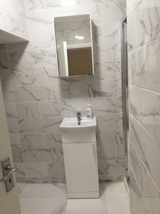 Cosy City Apartment Корк Экстерьер фото